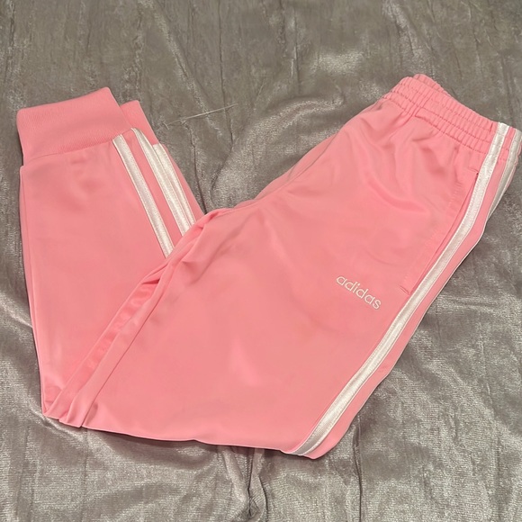 Gently used girls size 6 Adidas tracksuit. Size 6 - Picture 3 of 9